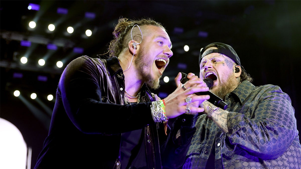 Brandon Lake and Jelly Roll sing together at Stagecoach Festival in California