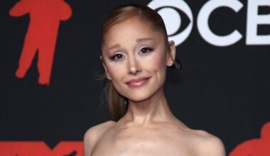 The National Desk dark theme brand icon