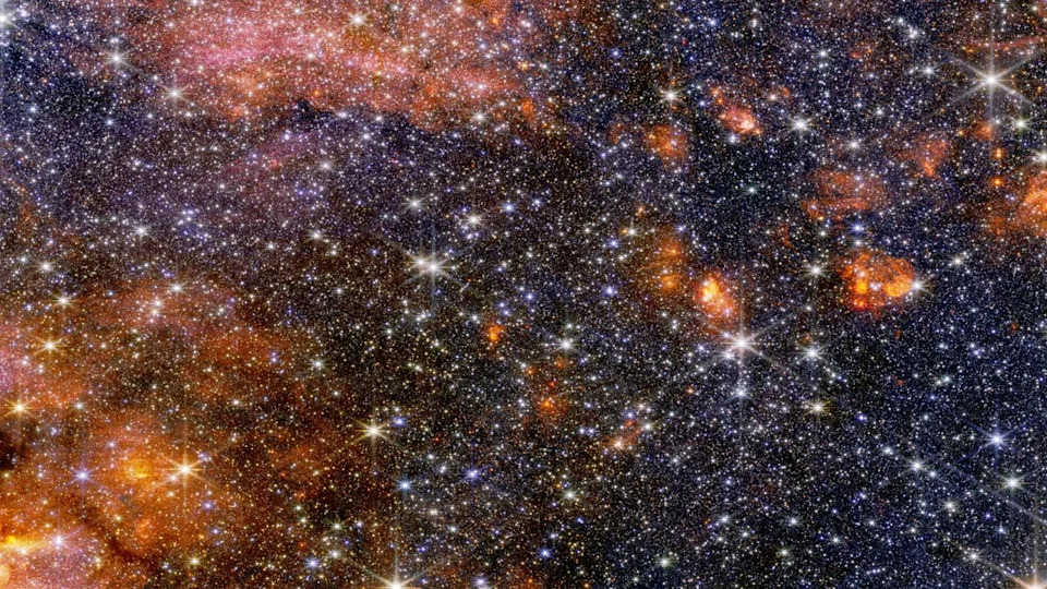  A stunning starscape at the center of the Milky Way. 