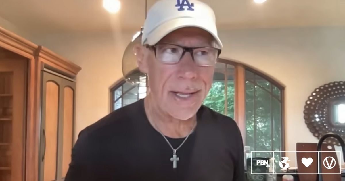 Prominent Carnivore Doctor No Longer Exclusively Eats Beef, Says Broccoli And Asparagus Are 'OK'