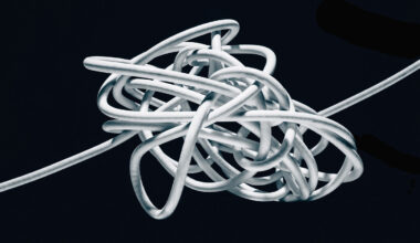 Cluster of intertwined string