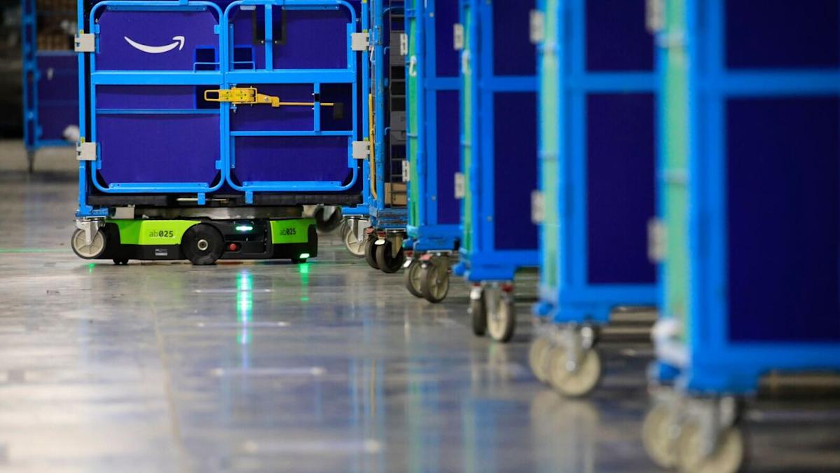 Internal Docs Reportedly Show Amazon Reconsiders Hiring Plans in Favor of Automation
