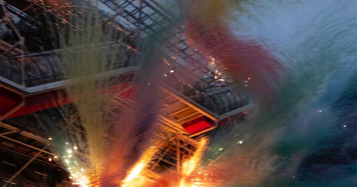 cai guo-qiang marks centre pompidou’s farewell with fireworks painting