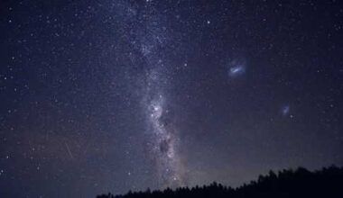 Scientists think the mysterious glow in our galaxy could be from dark matter. What that means