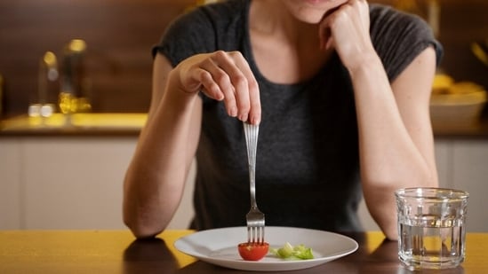 The only time when you can’t stick to a diet is when it is not sustainable. (Freepik)