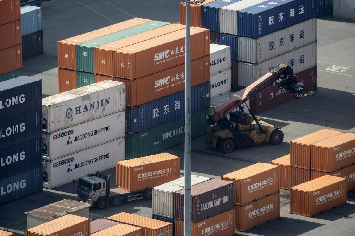 Asia PMIs Split as South Korea, Vietnam Weather Trump Tariffs
