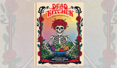 Dead in the Kitchen book