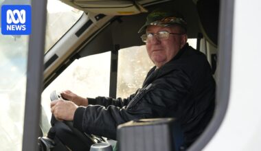 Art courier Laurie Burgess grows his collection as he travels Australia delivering to galleries