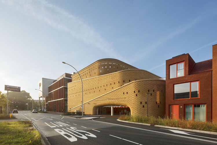 Parking Garages: Antithesis or Opportunity for 21st-Century Urbanism? - Image 1 of 57