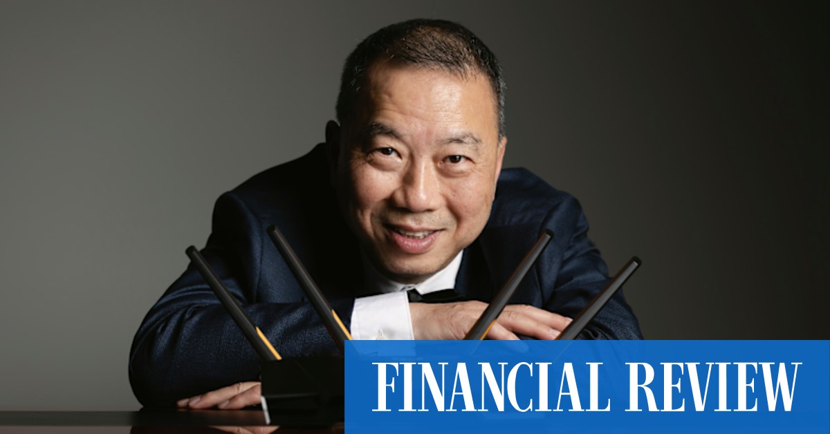 The photo on the cover of the magazine” Anthony Albanese and his new members and senators.