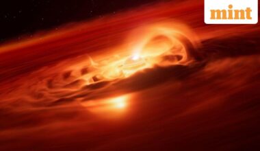 An artists impression showing the rogue planet Cha 1107-7626 and the accretion disk around it.