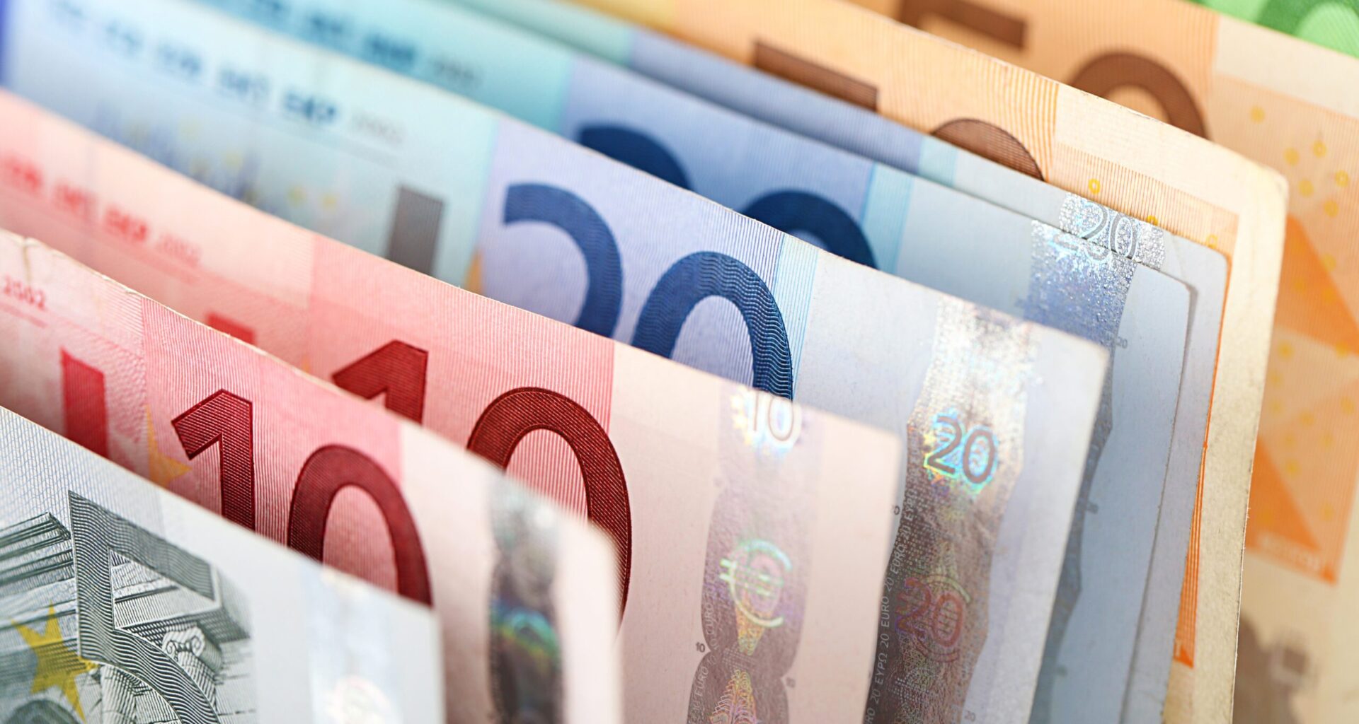 Vodafone Germany drops cost of fibre broadband to encourage switch from DSL