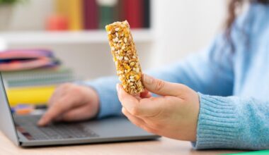 Is 'Fibermaxxing' the New 'Protein Goals'? I Asked Nutrition Experts