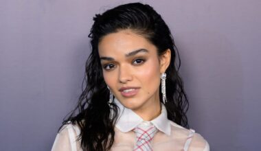 Rachel Zegler Wears Sequined Tie to Glamour Women Of The Year Awards 2025