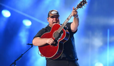 US country star Luke Combs confirmed as next year's Slane headliner - The Journal