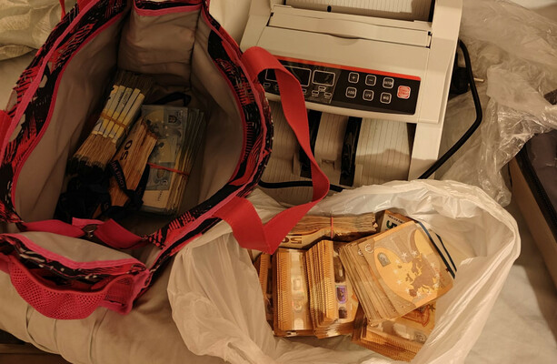 Two women and a man arrested as gardaí seize over €300,000 cash in Dublin city - The Journal