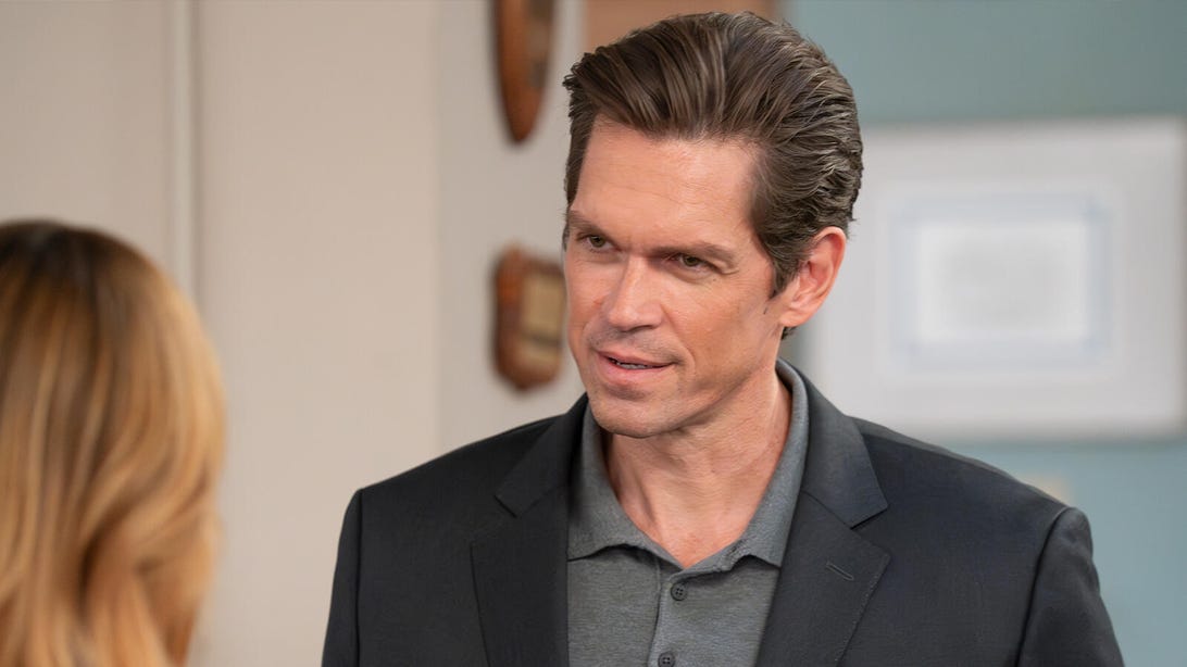 Steve Howey, High Potential