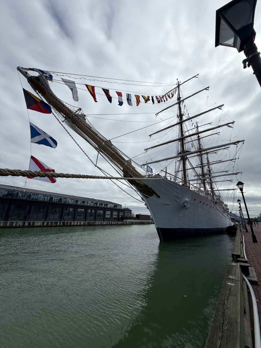 iPhone 17 Pro ultrawide ship