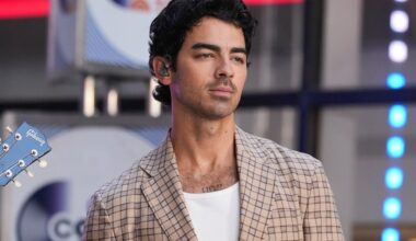 Joe Jonas Reacts to Taylor Swift's 'The Life of a Showgirl'