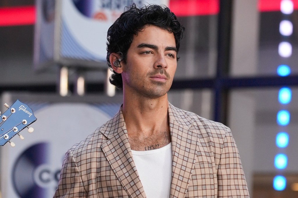 Joe Jonas Reacts to Taylor Swift's 'The Life of a Showgirl'