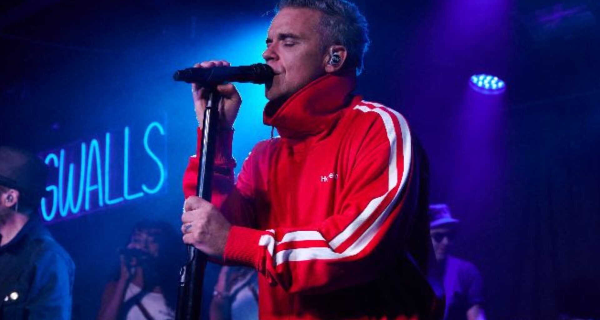 Robbie Williams announces intimate 2026 'Long 90s' UK tour