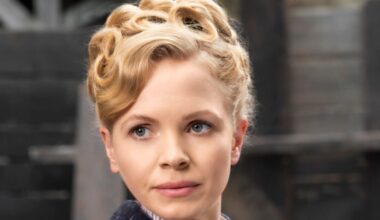 Peaky Blinders and The Hardacres stars unite for Miss Scarlet's “twist-filled” return