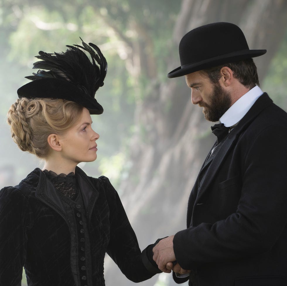 miss scarlet and the duke series 1 episode 1picture shows: (l r) kate phillips as eliza scarlet and stuart martin as inspector william wellington (aka the duke)