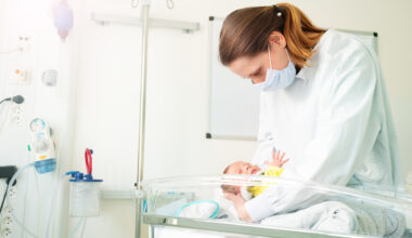 Illinois NICU Leave Law Applies to Employers With 16+ Employees