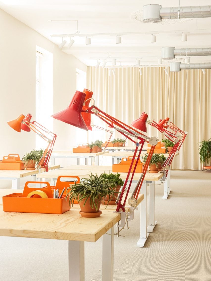 Desks in Podimo Norway office by Omhu Projects