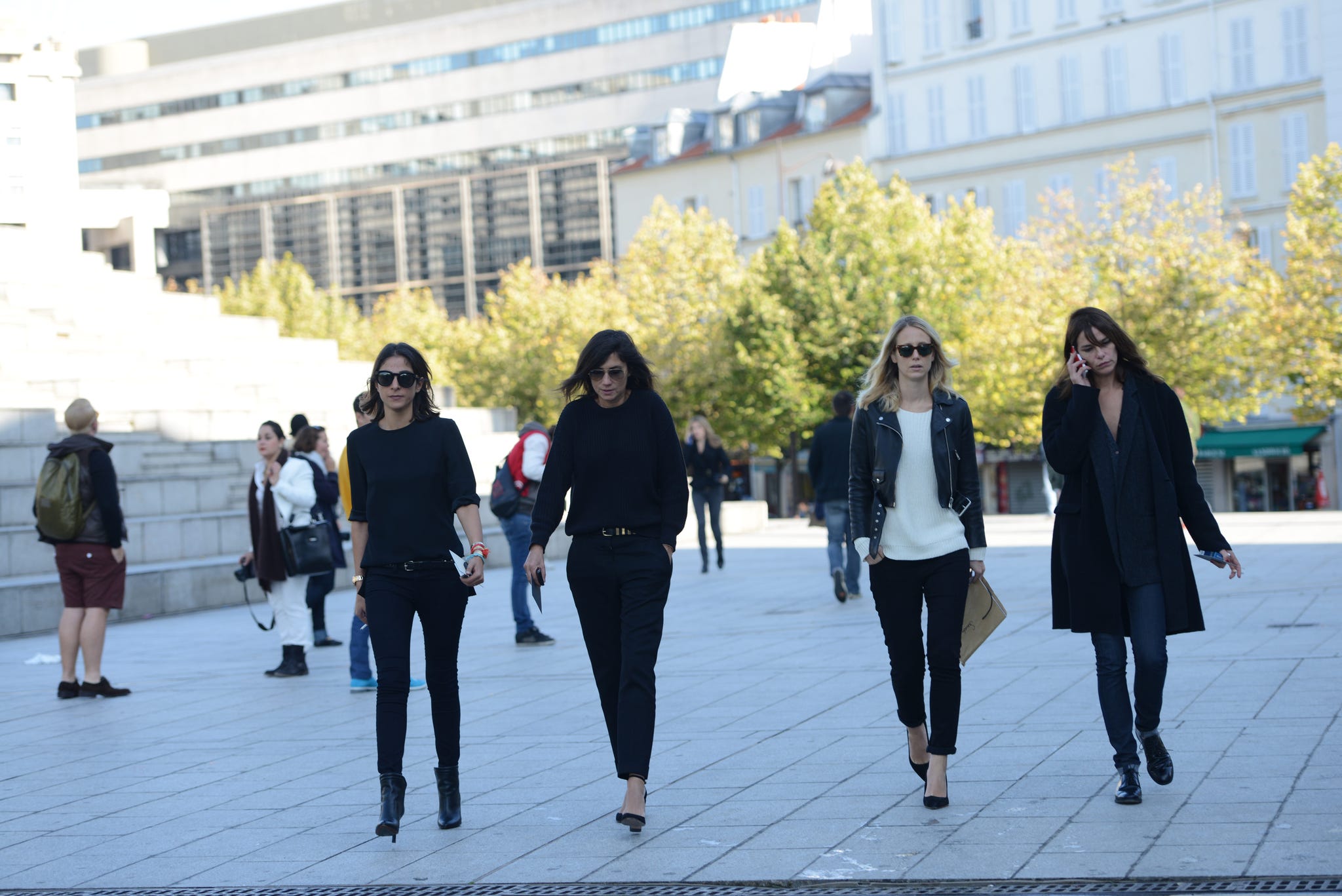 women at pari fashion week (2013)﻿