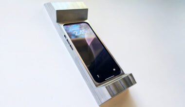 6 pound phone case limits people from using their devices