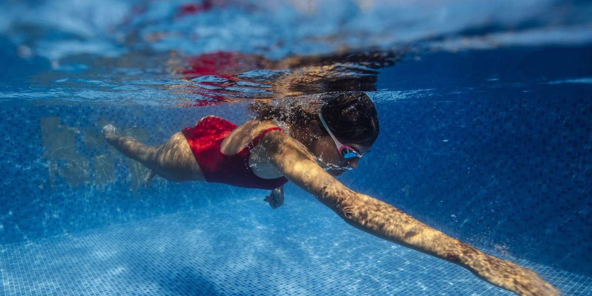 How to use swimming for weight loss effectively, according to coaches