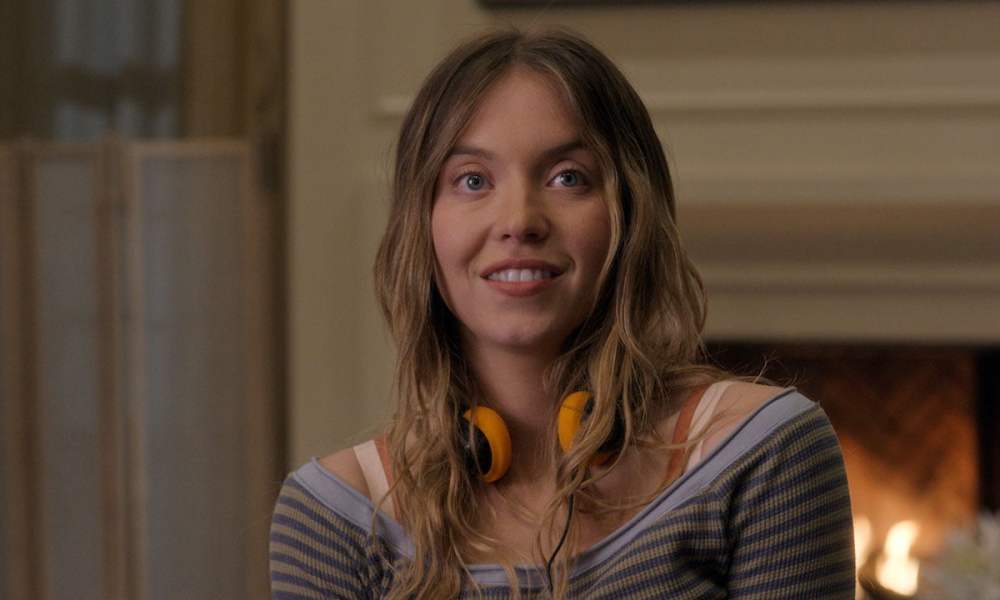 Sydney Sweeney Meets the Family in Paul Feig's 'The Housemaid' Clip