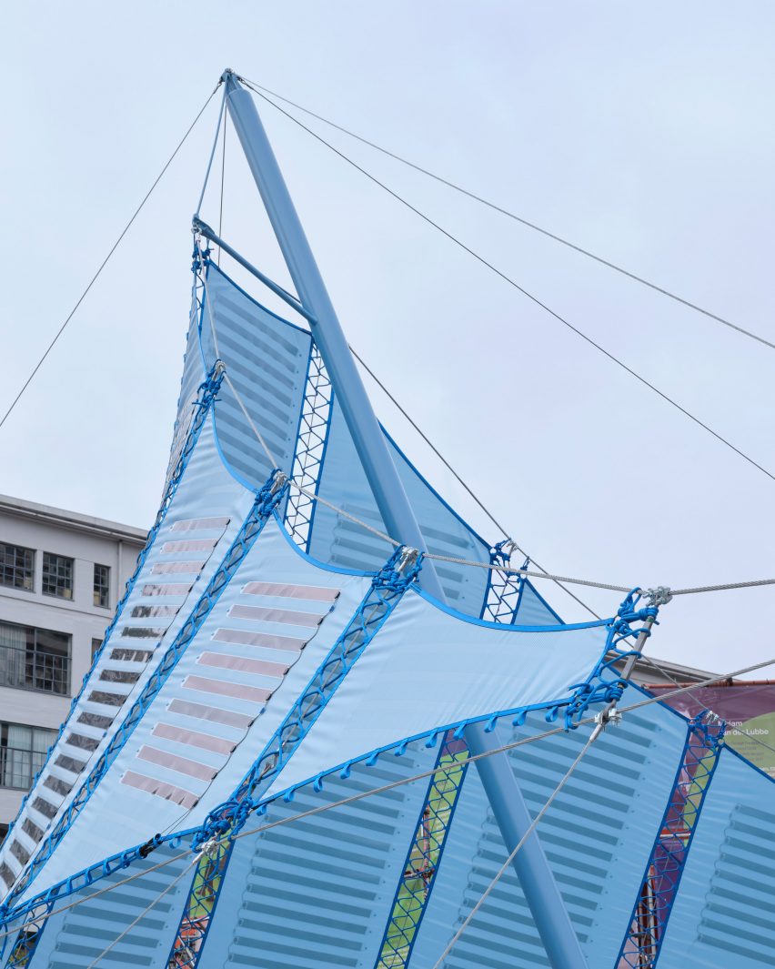 Heliotex canopy by Pauline van Dongen