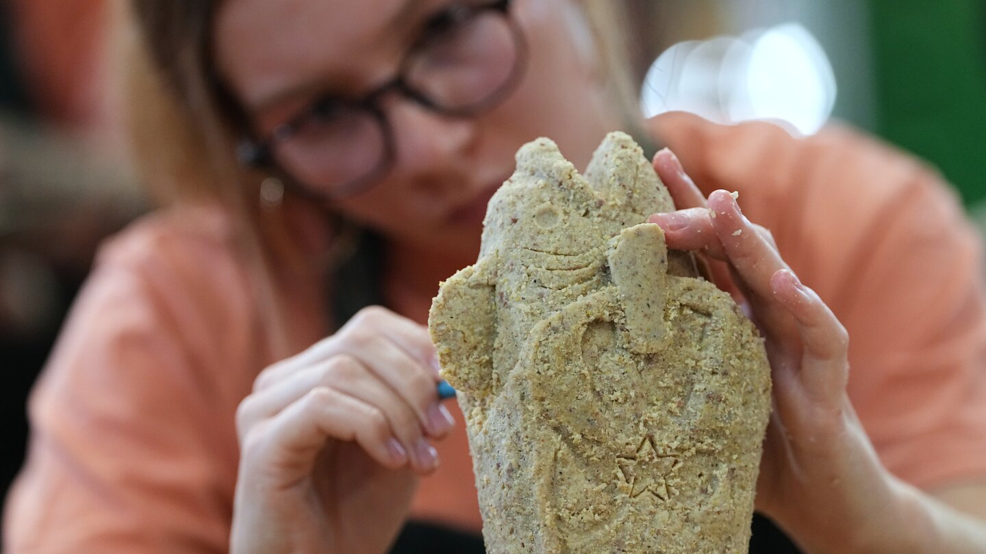 Pork sculpture of Eagles wins Philadelphia's scrapple-shaping contest