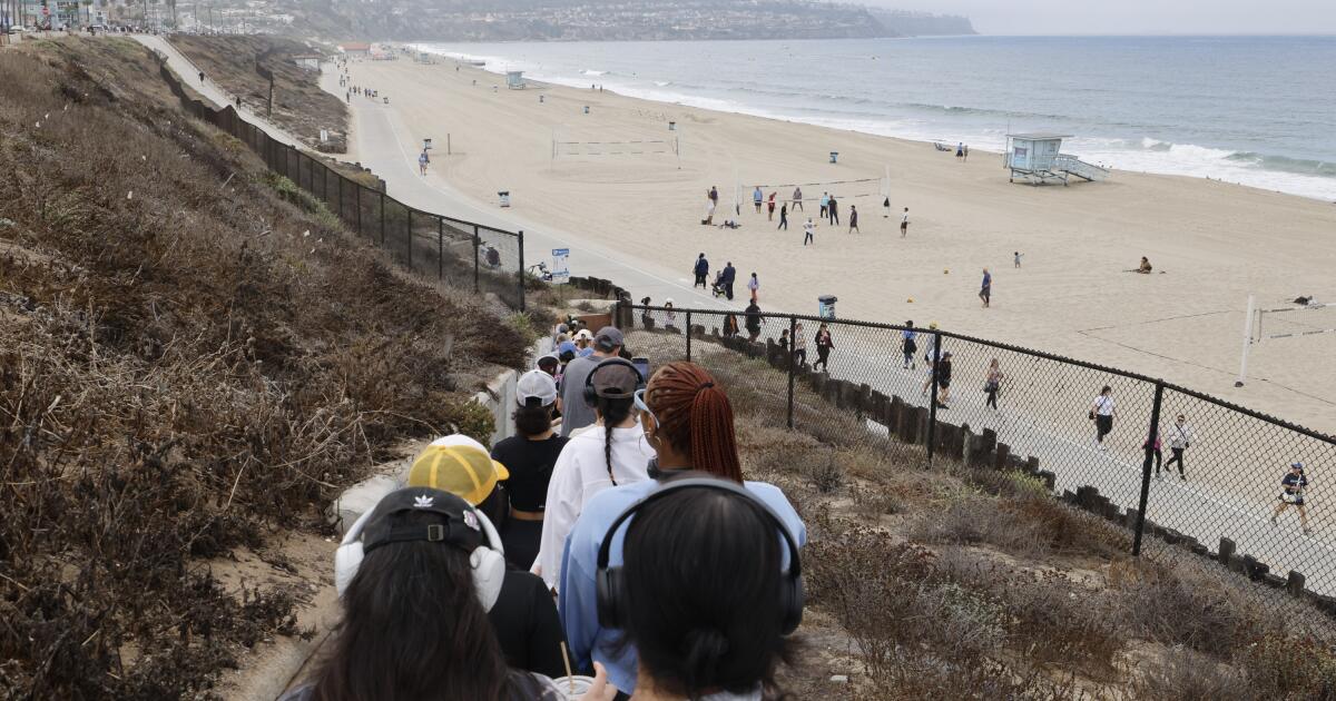 L.A. audiobook walks: The new way to book club for romance fans
