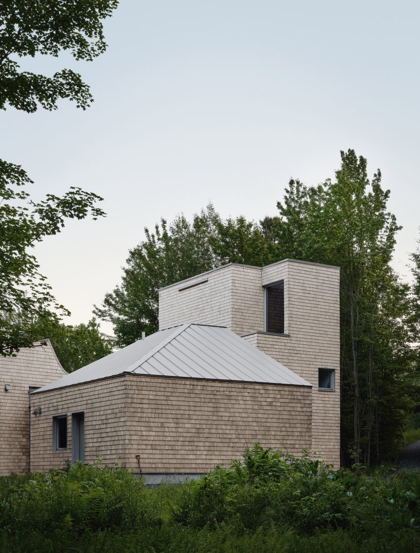 Exterior view of the Waterhouse residence in Quebec clad with shingles
