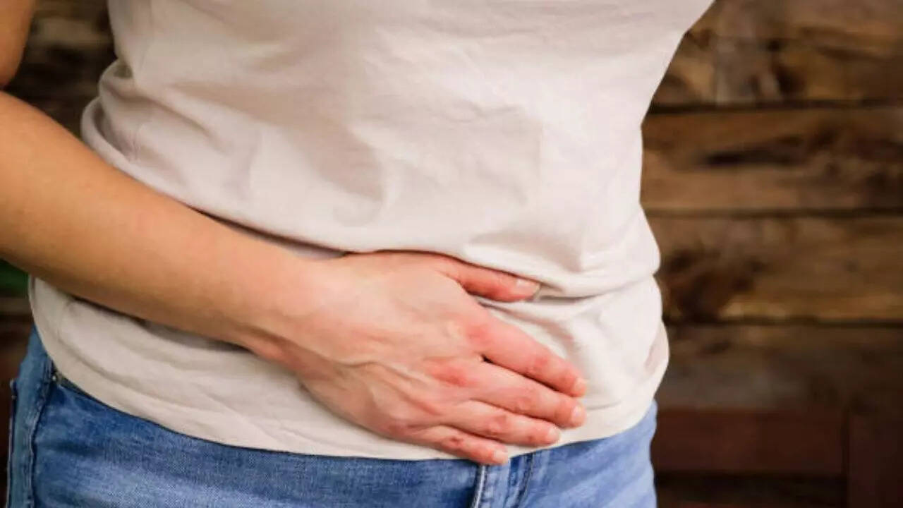 What are the symptoms of intestinal parasites?
