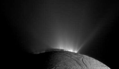 Study adds to possibility of favorable conditions for life at Saturn's moon Enceladus