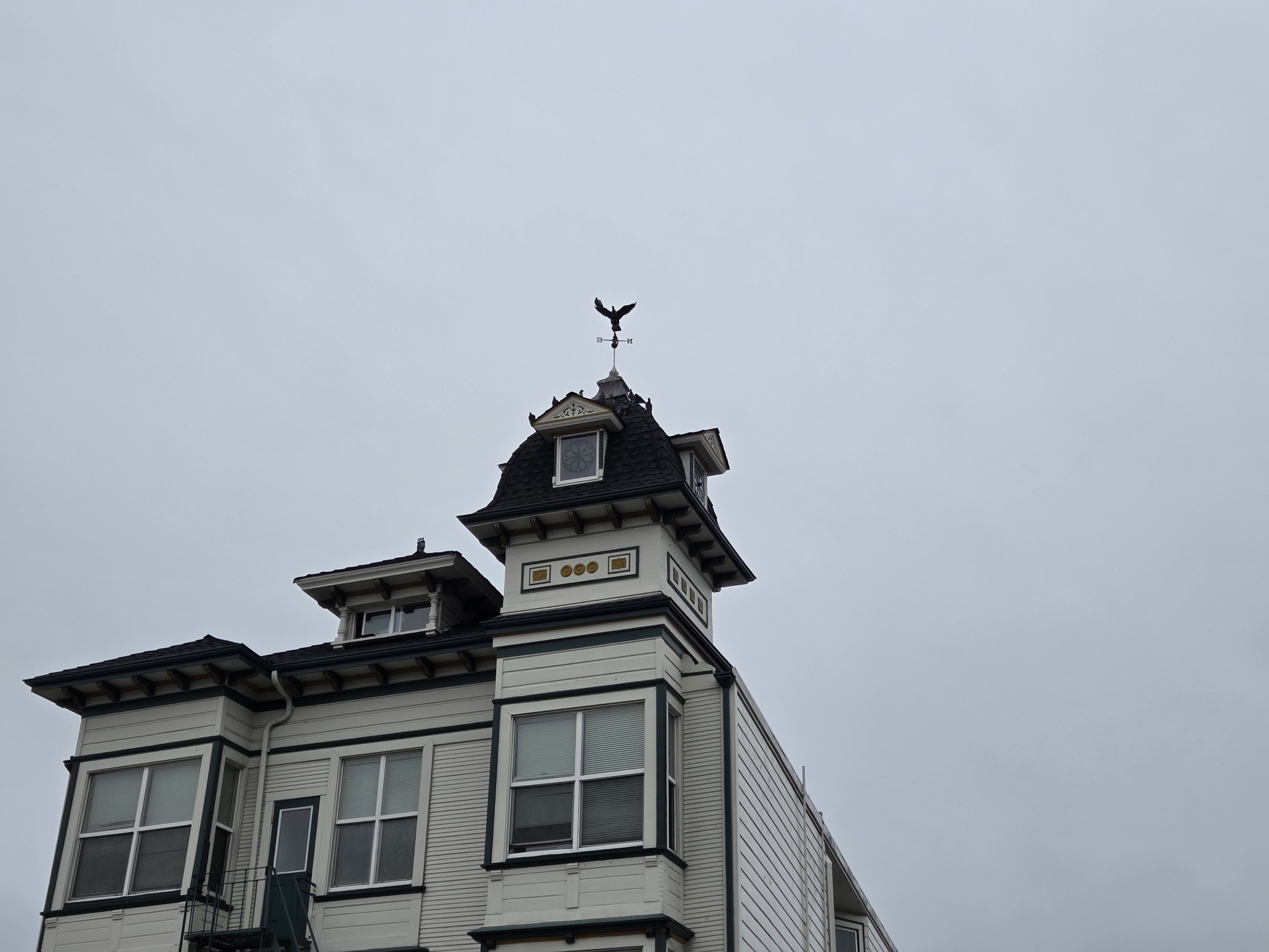 Victorian house by Galaxy S25 Plus