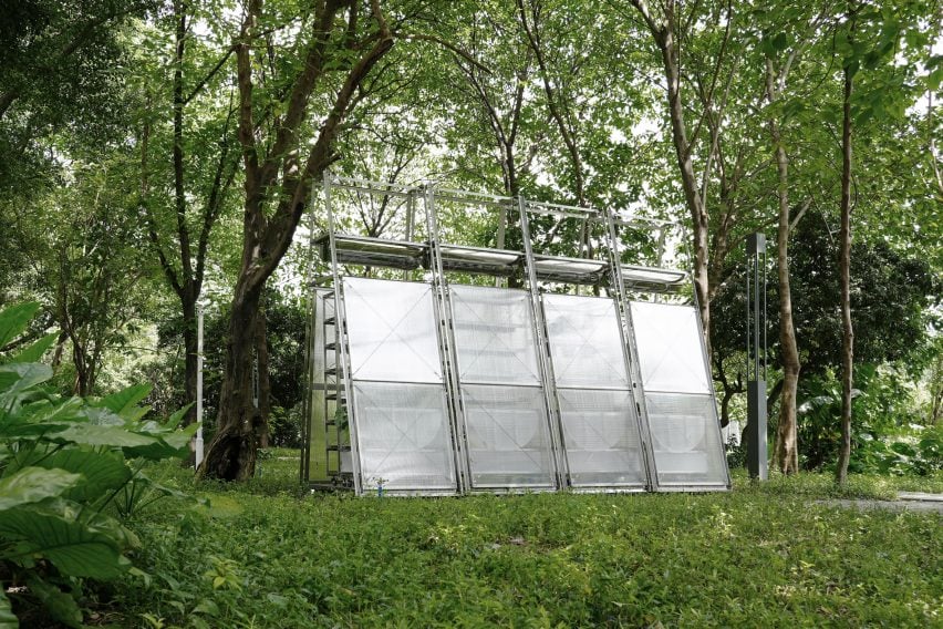 Polycarbonate greenhouse