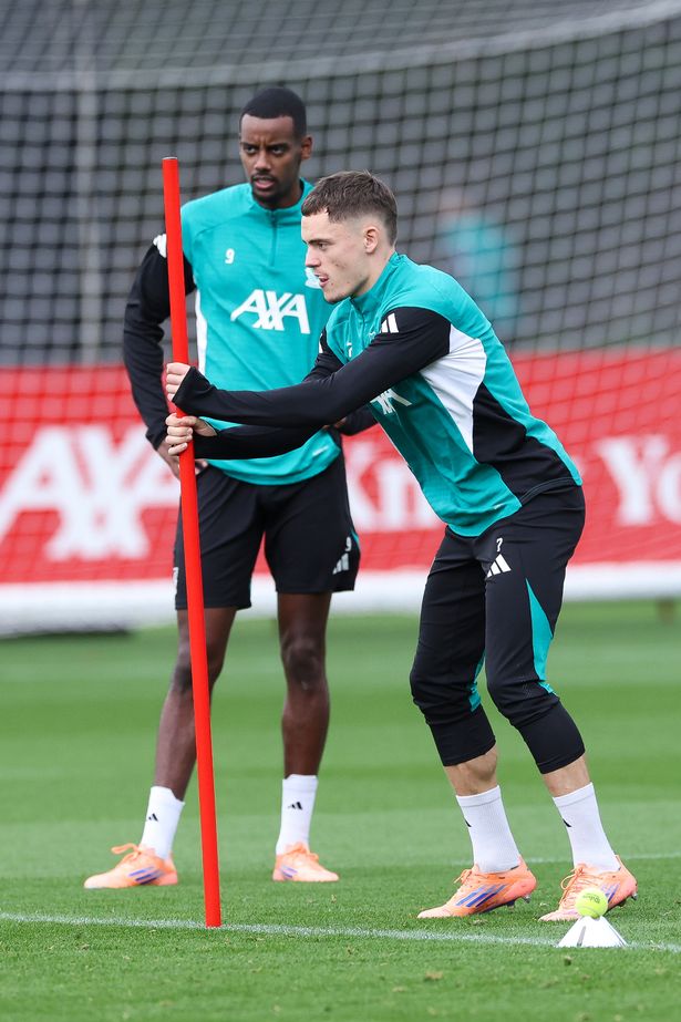 Alexander Isak and Florian Wirtz in training