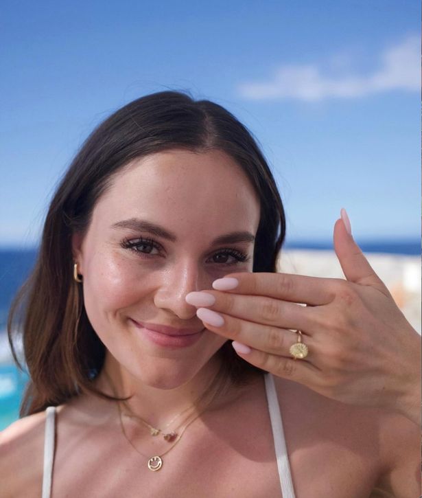 Holly showed off her huge diamond ring