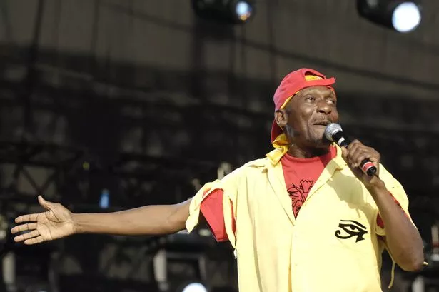Jimmy Cliff singing on stage in 2006