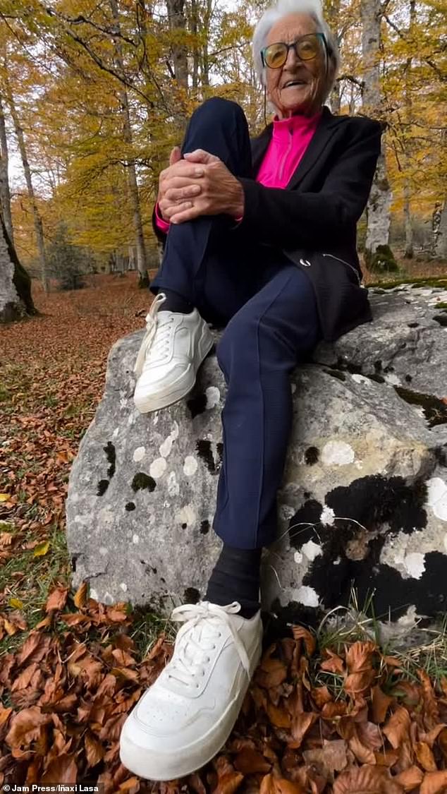 Iñaxi also suffers from osteoarthritis - the most common form of arthritis in the UK, making it imperative that she looks after her bones and joints