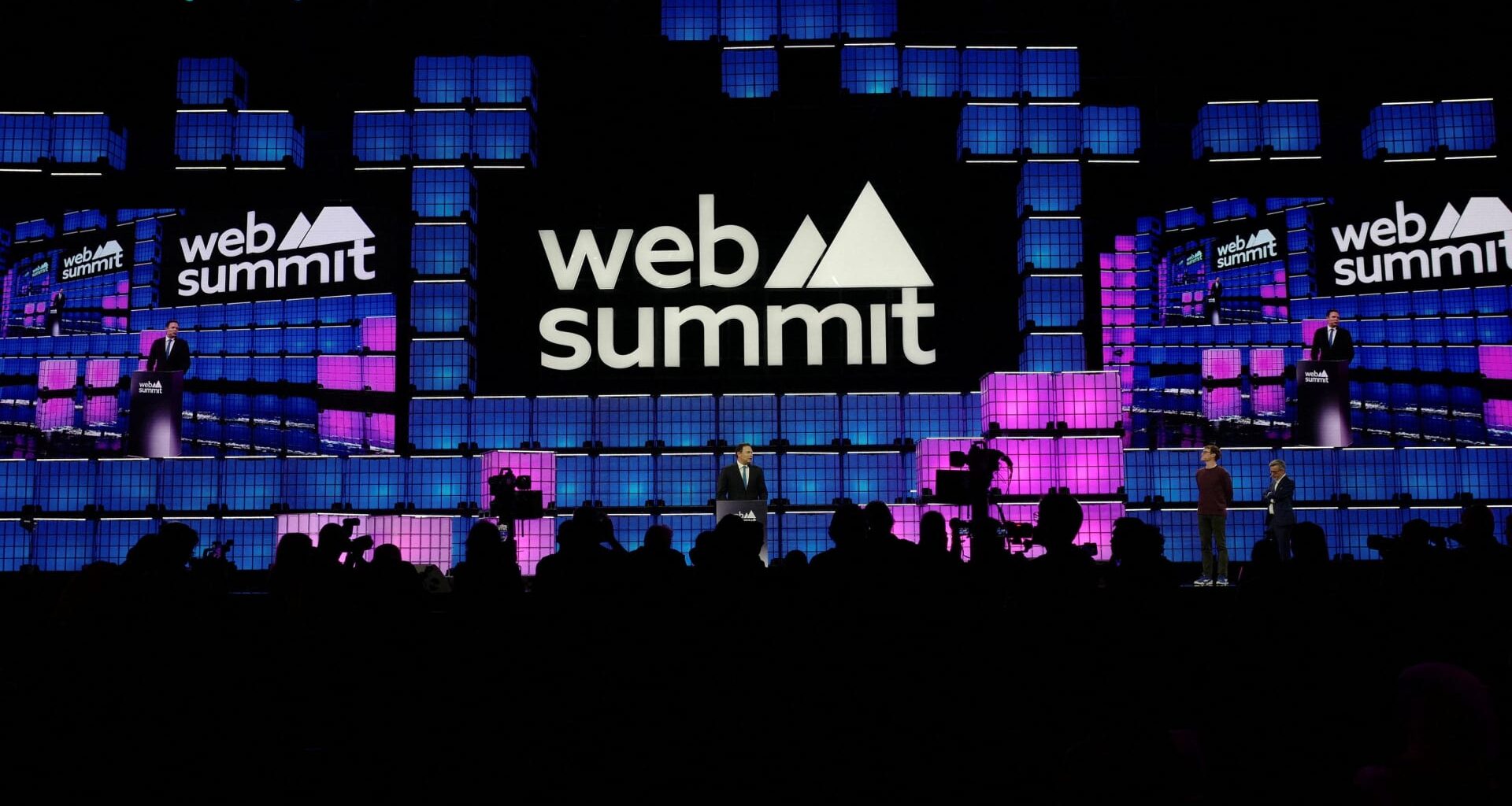 AI wobble casts shadow over 'Davos for geeks'