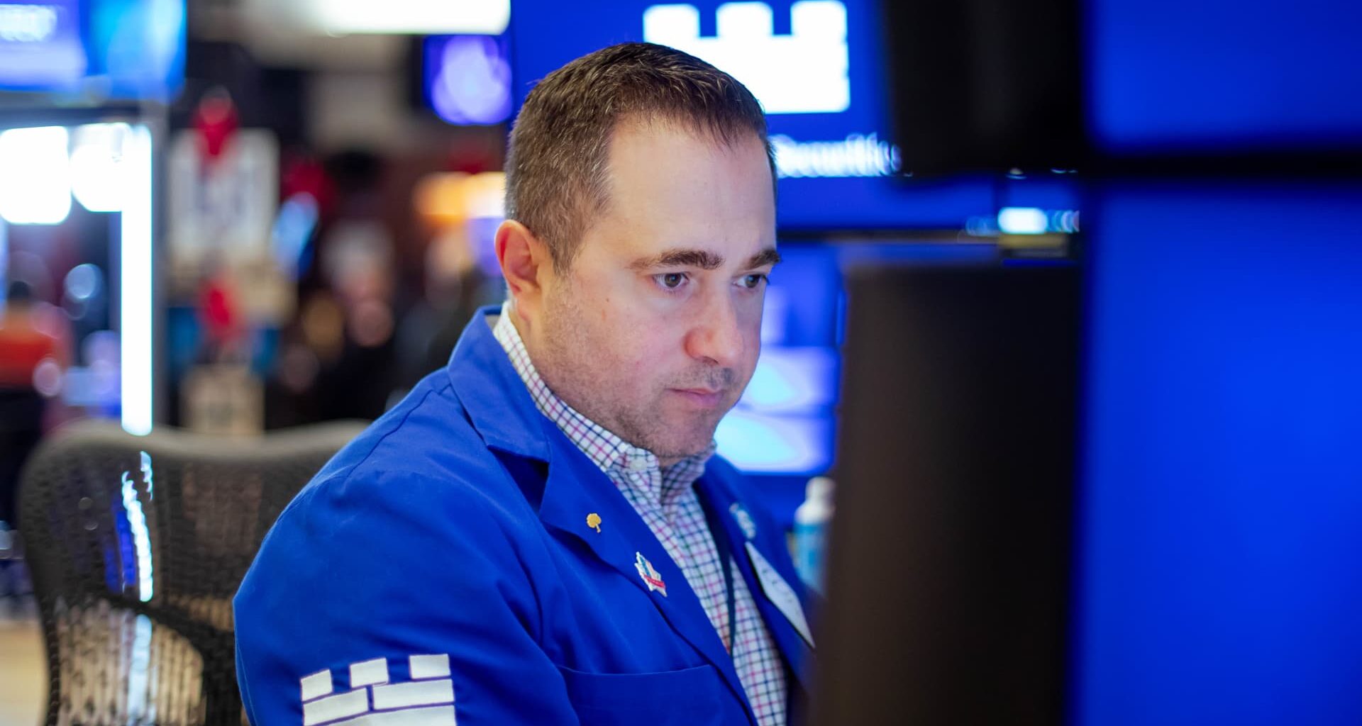 The AI trade is getting a big repricing. This options trade captures a bounce while mitigating risk