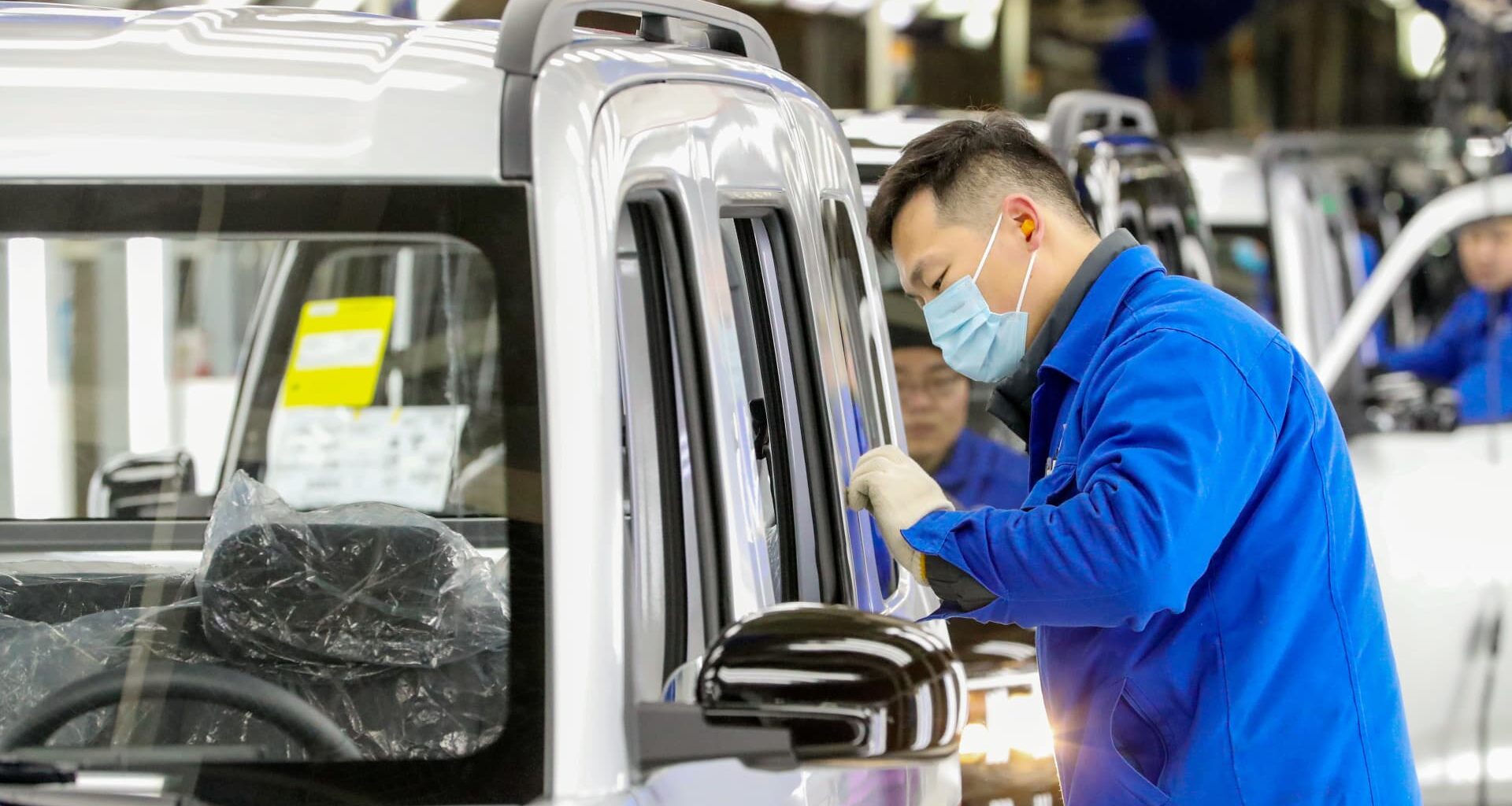 China industrial profits drop 5.5% in October, worst level in five months