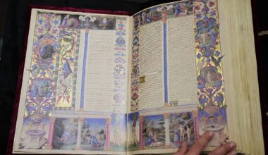 Take a look inside the ‘Mona Lisa Bible’ as it goes on display in Rome