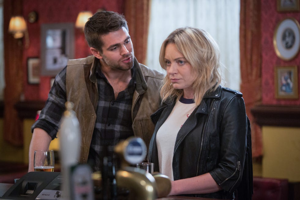 Andy Flynn tries to win over Roxy Mitchell in EastEnders andy flynn tries to win over roxy mitchell in eastenders